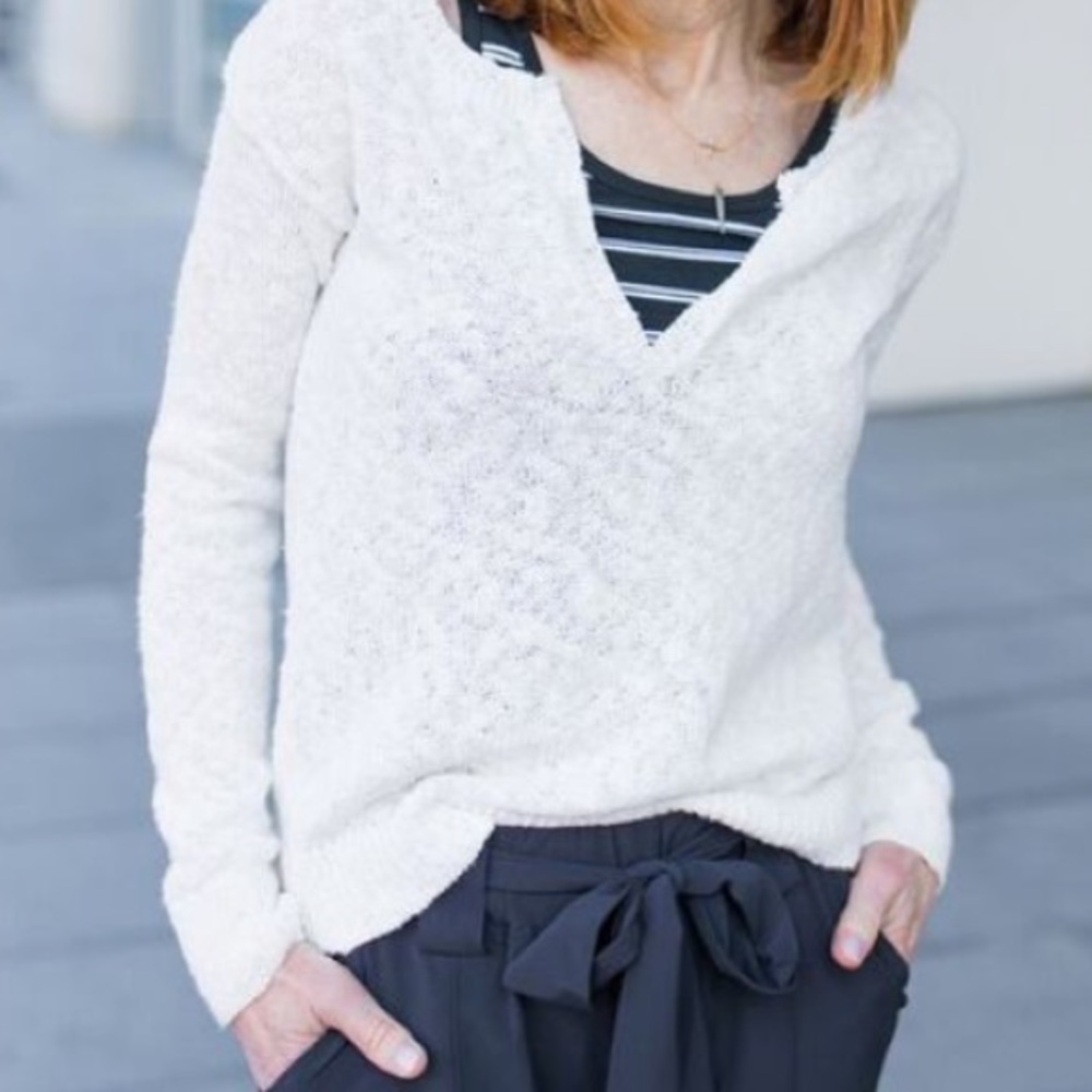 Athleta Weekend Pullover Sweater Split Vneck I Si… - image 2